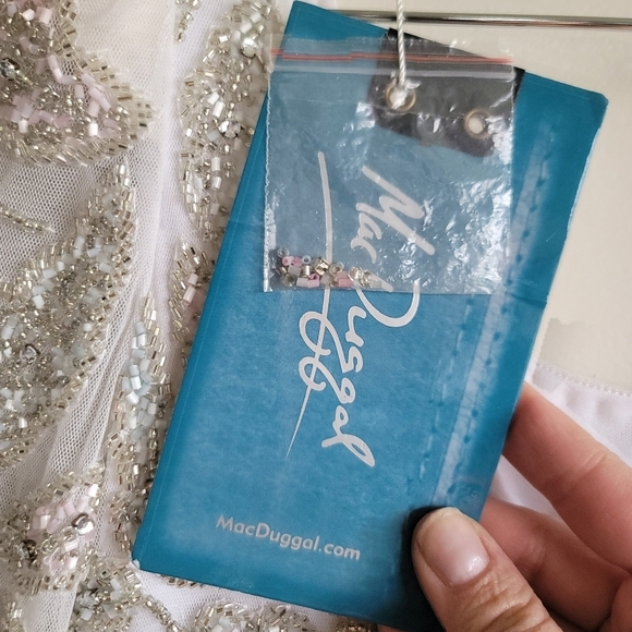 Mac duggal, Foliage Embellished‎ Sheath Dress, Ivory, Size 4, NWT - Picture 10 of 15